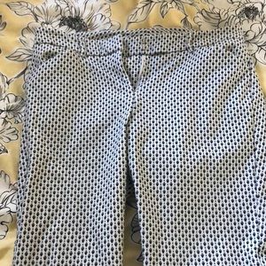 Diamond dotted print, business stretch capris!